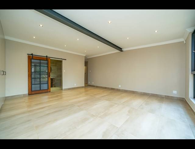 4 BEDROOM FREEHOLD FOR SALE IN NORTHCLIFF